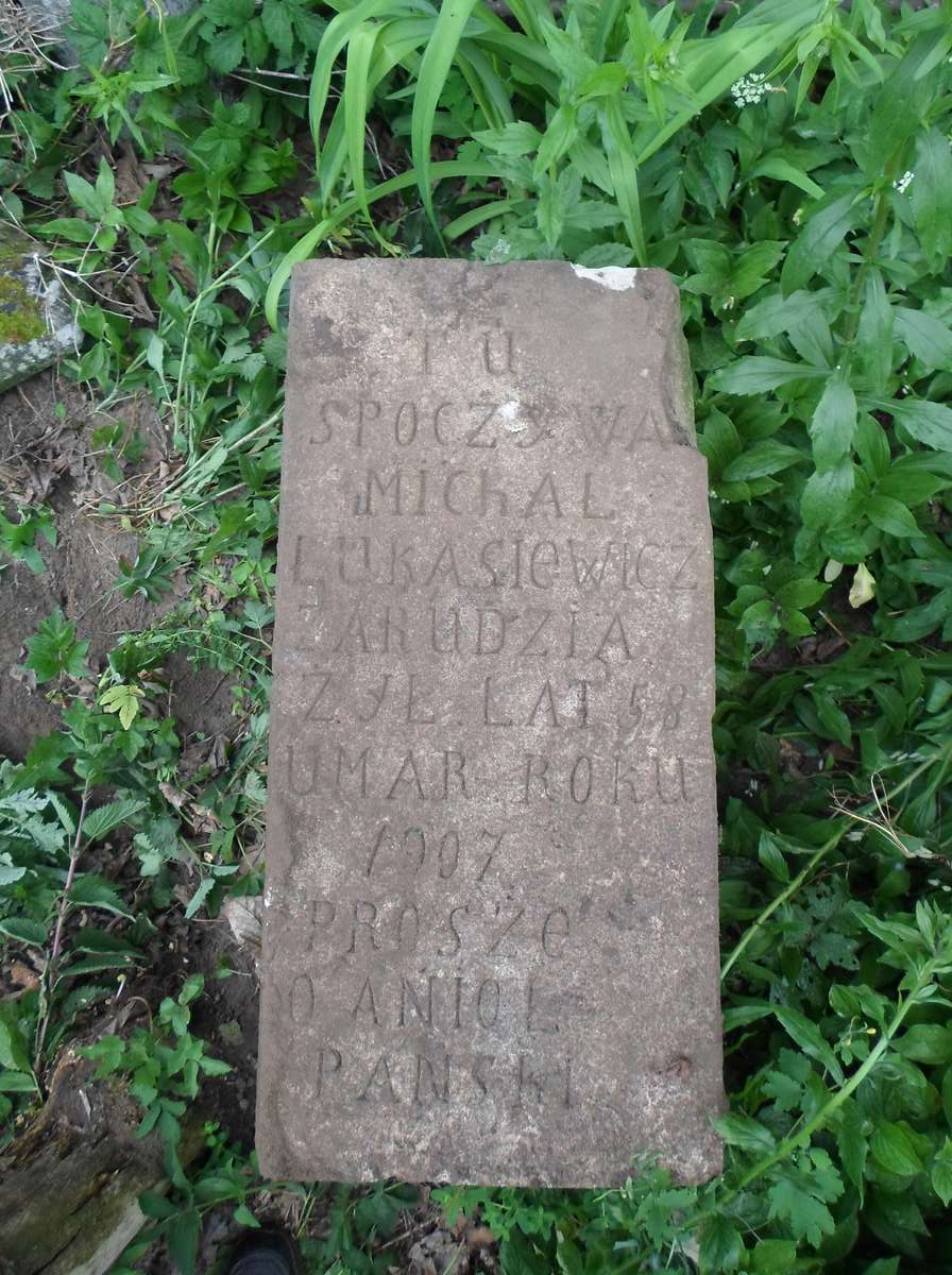 Inskrypcja nagrobka Michała Łukasiewicza, cmentarz w Zbarażu, stan z 2018