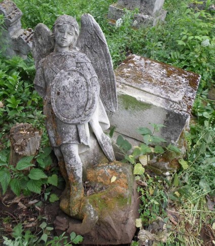 Nagrobek Michała Łukasiewicza, cmentarz w Zbarażu, stan z 2018