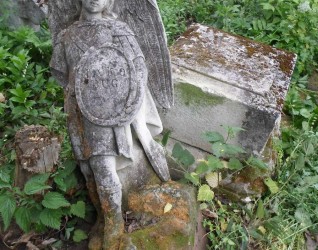 Nagrobek Michała Łukasiewicza, cmentarz w Zbarażu, stan z 2018