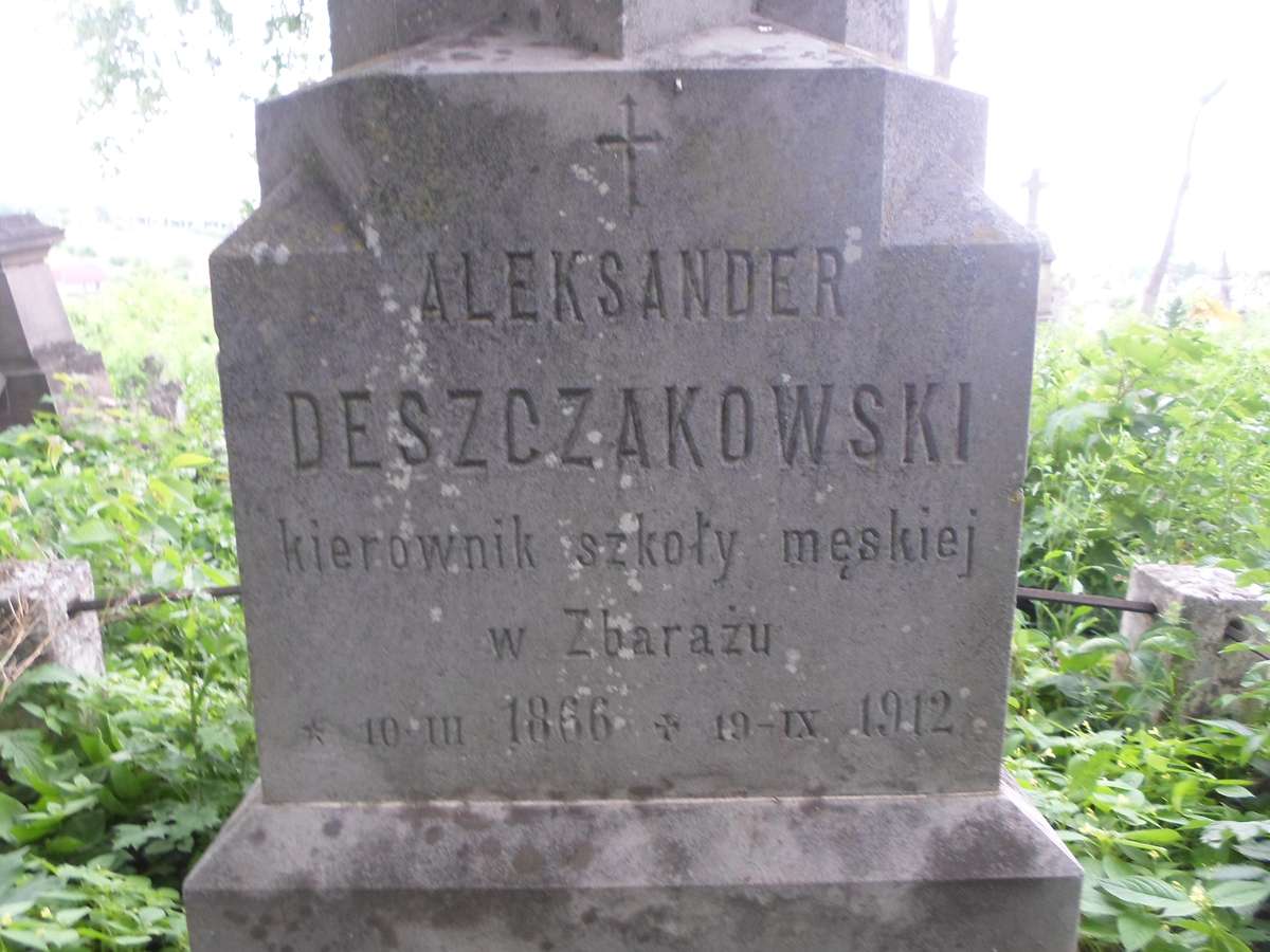 Inskrypcja nagrobka Aleksandra Deszczakowskiego, cmentarz w Zbarażu, stan z 2018