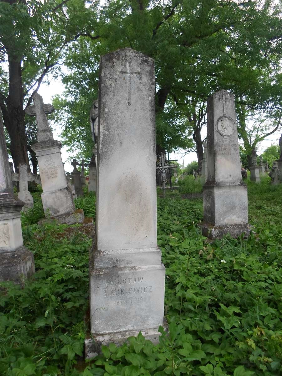 Tombstone of Gustav Hajkiewicz, Zbarazh cemetery, state of 2018