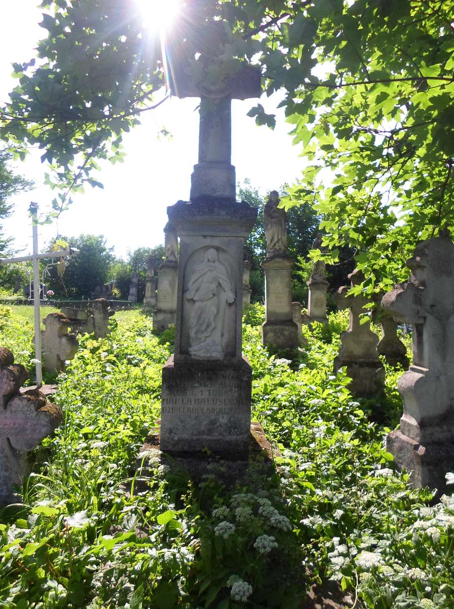 Tombstone of Catherine Lahoda, Maria, Aniela and Catherine Matusiewicz, Zbarazh cemetery, state 2018