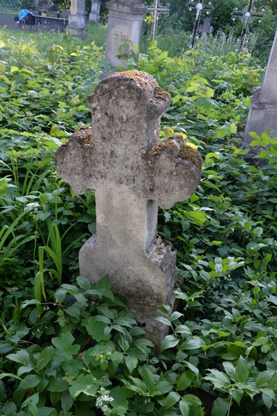 Nagrobek Antoniny Inioki, cmentarz w Zbarażu, stan z 2018