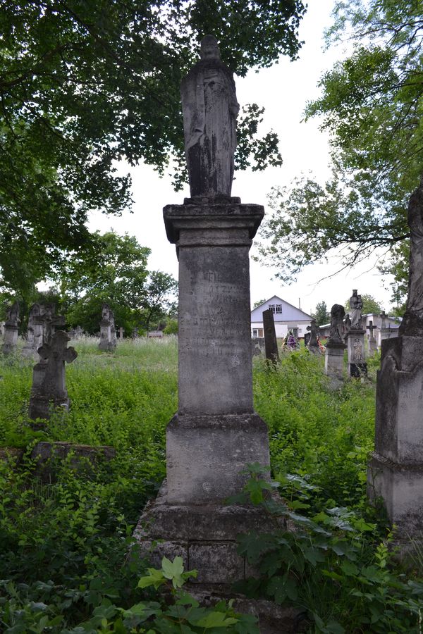 Tombstone of Wiktoria Slominska, zbaraska cemetery, state before 2018