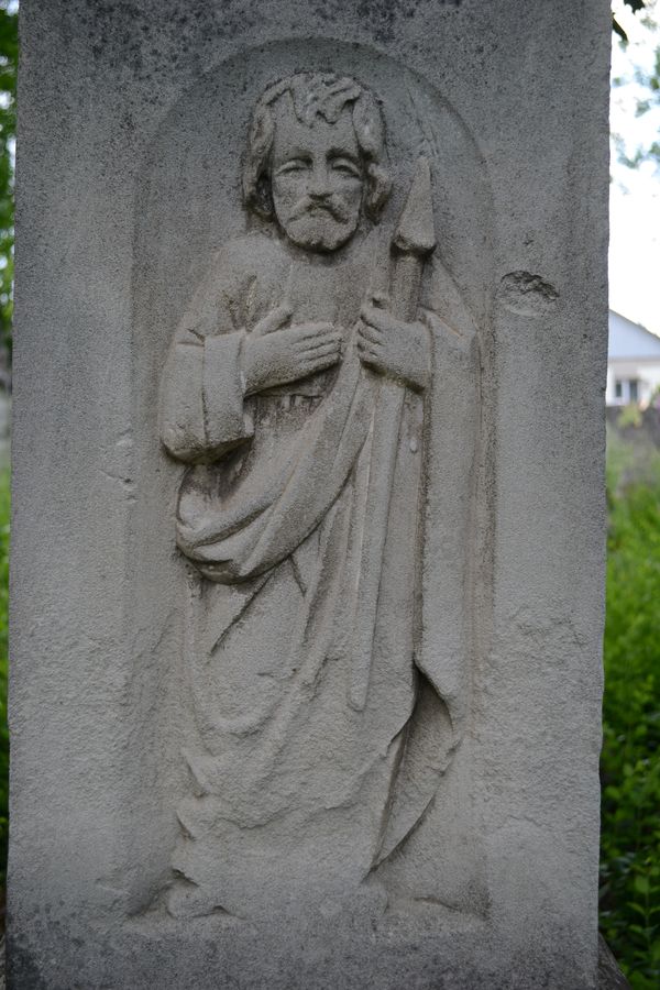 Tomas Malenczak and Pavel Mulyk's tombstone, fragment with bas-relief, zbaraski cemetery, state before 2018