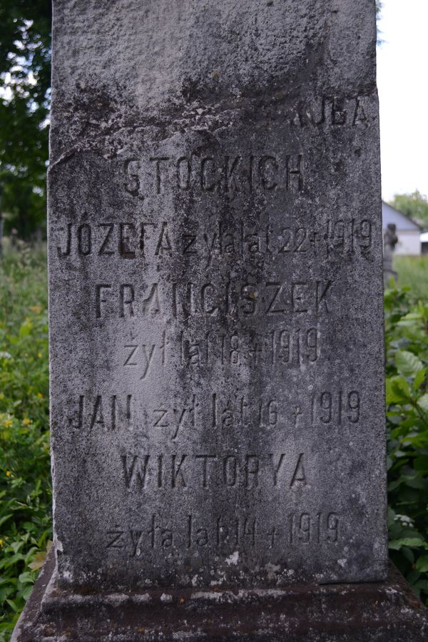 Tombstone of Franciszek, Jan, Józefa and Wiktoria Stocki, fragment with inscription, zbaraska cemetery, state before 2018