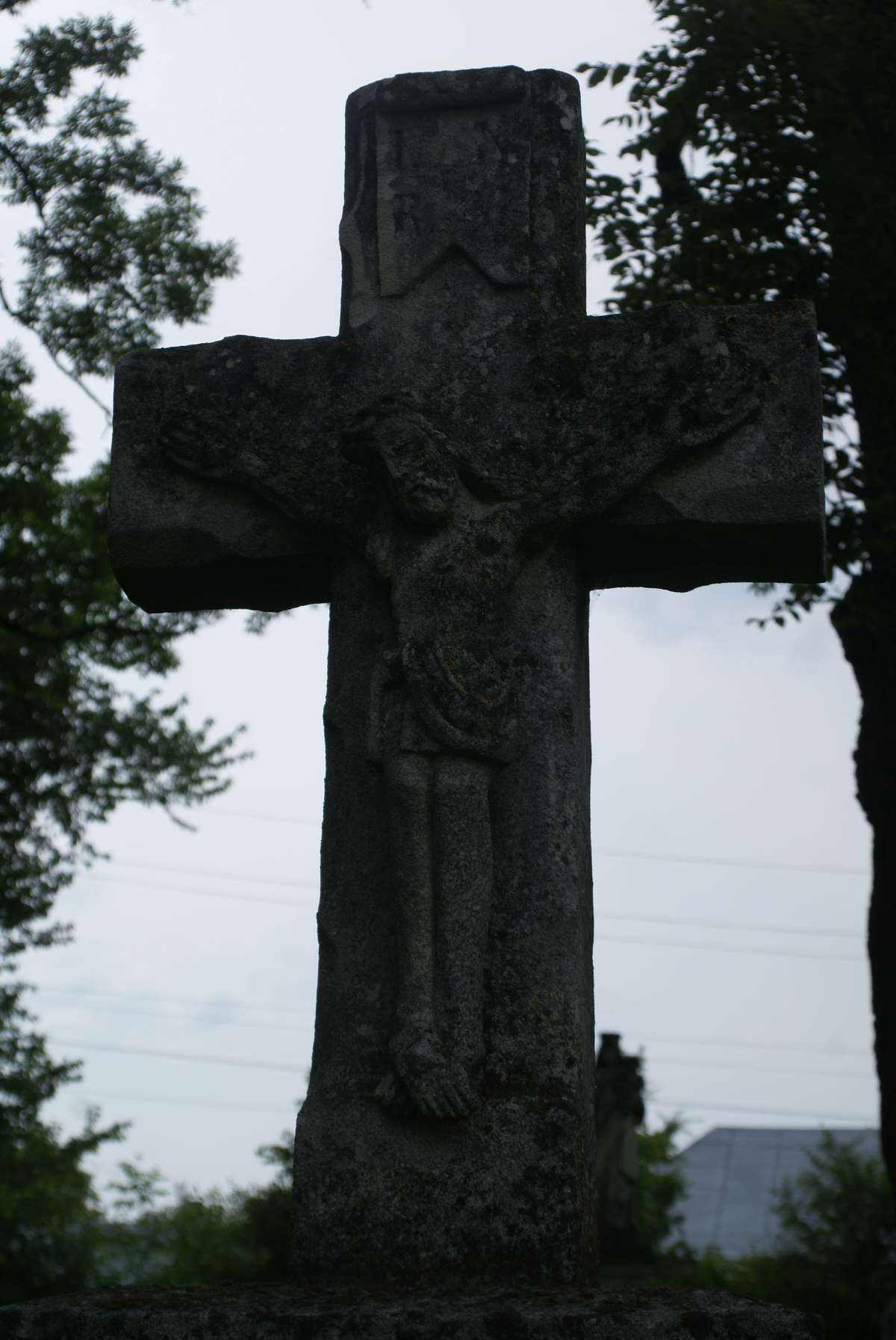 Fragment nagrobka Ignacego i Anny Szymków, cmentarz w Zbarażu, stan z 2018 roku