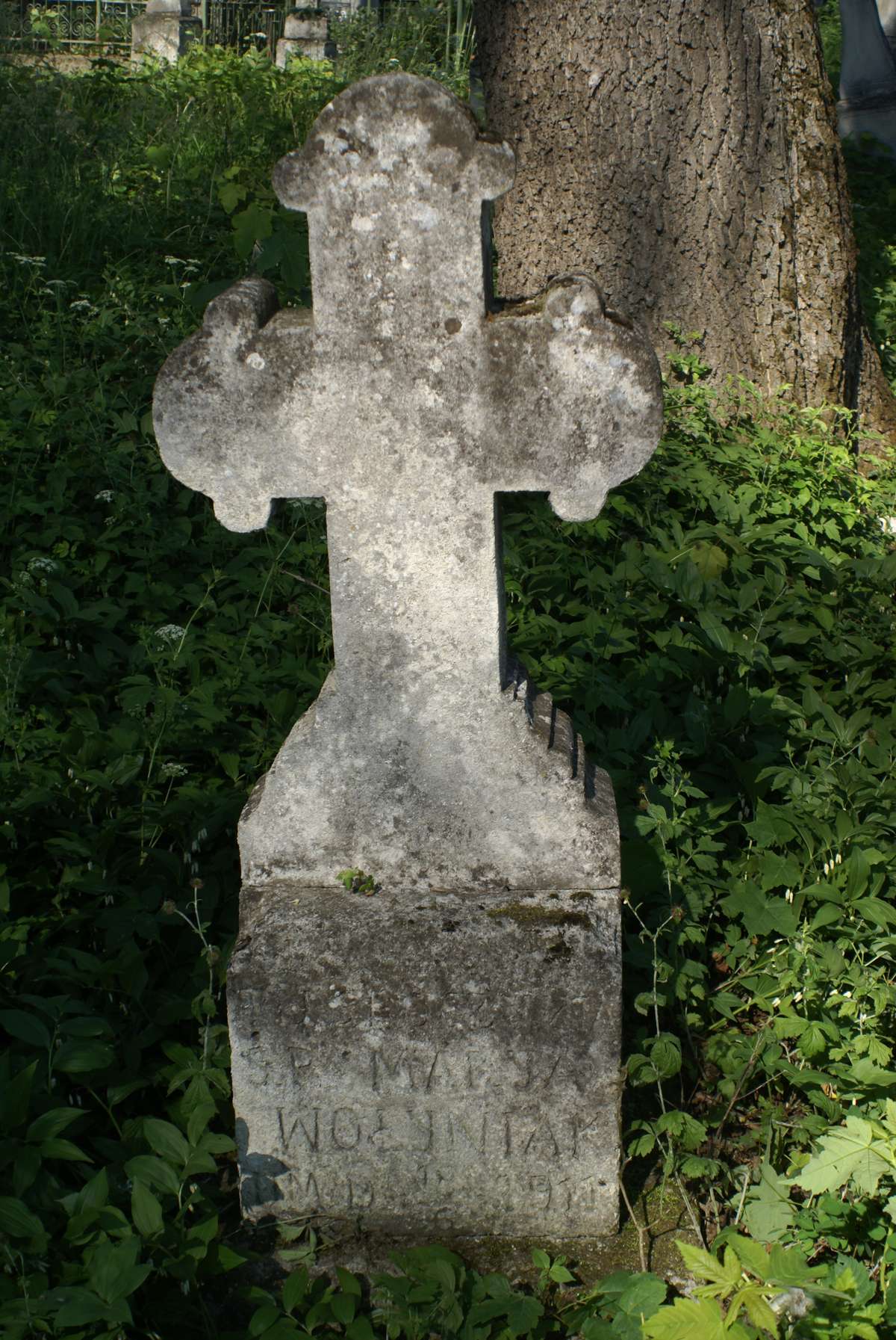 Nagrobek Marii Wołyniak, cmentarz w Zbarażu, stan z 2018 roku