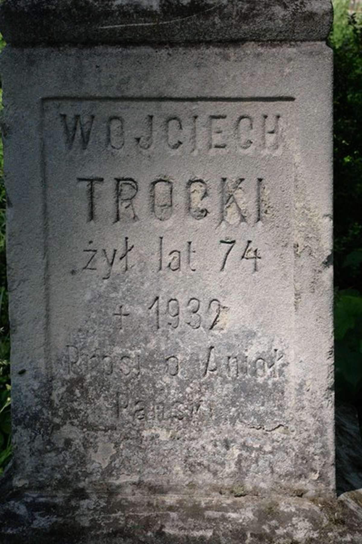 Inscription of the tombstone of Agnes and Wojciech Trotsky, Zbarazh cemetery, as of 2018