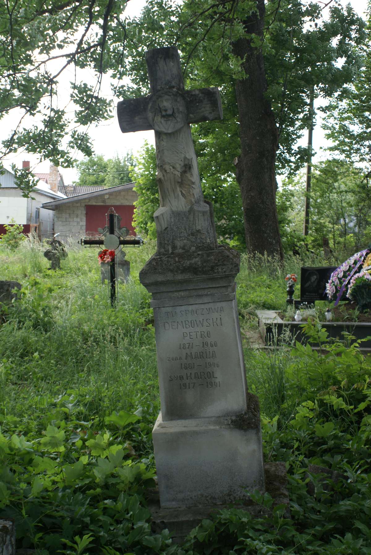 Nagrobek rodziny Dembowskich, cmentarz w Zbarażu, stan z 2018 roku