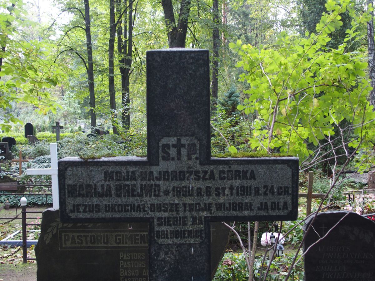 Inscription from the gravestone of Maria Brejwo, St Michael's cemetery in Riga, as of 2021
