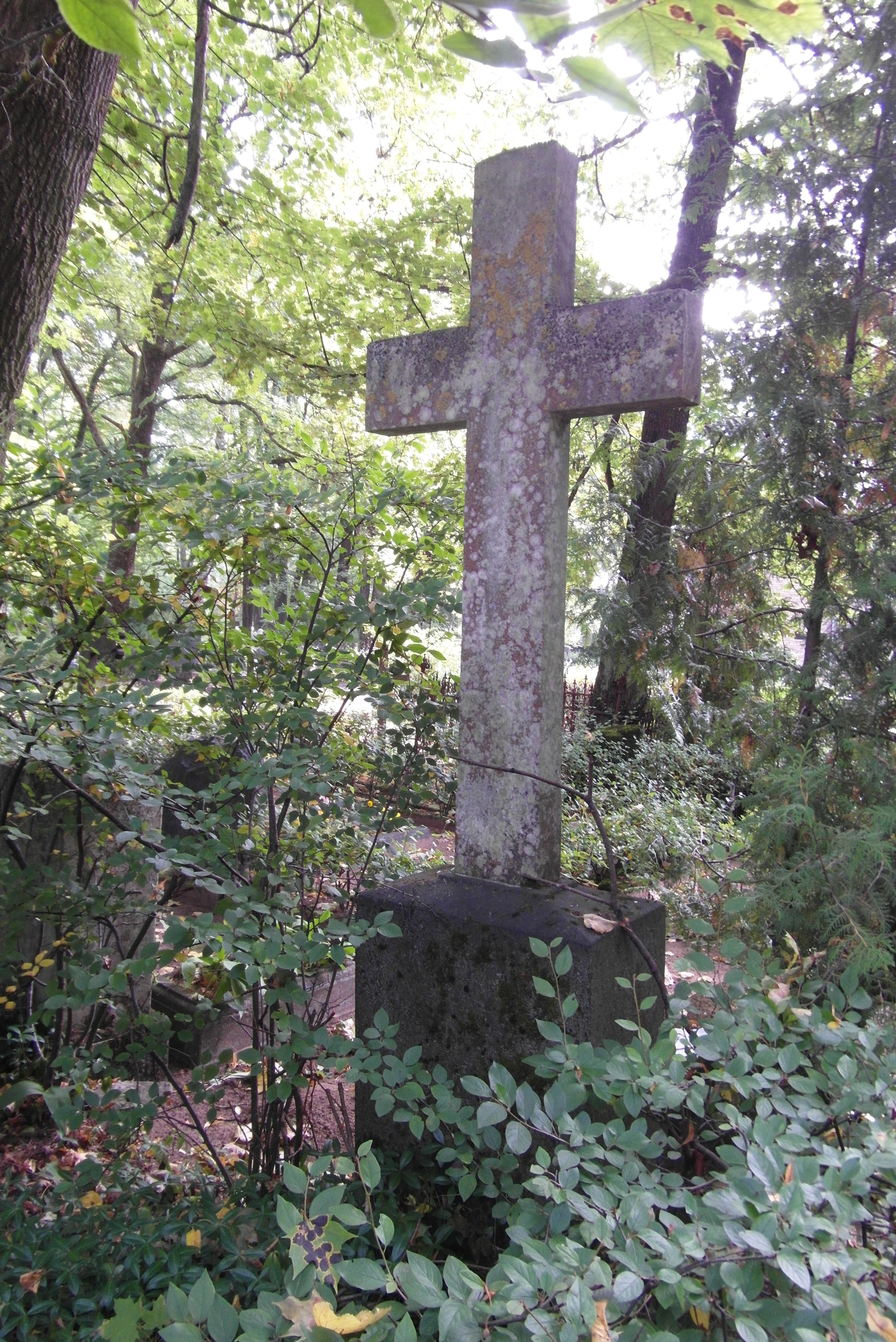 Nagrobek Karoliny Wierzbickiej, cmentarz św. Michała w Rydze, stan z 2021 r.