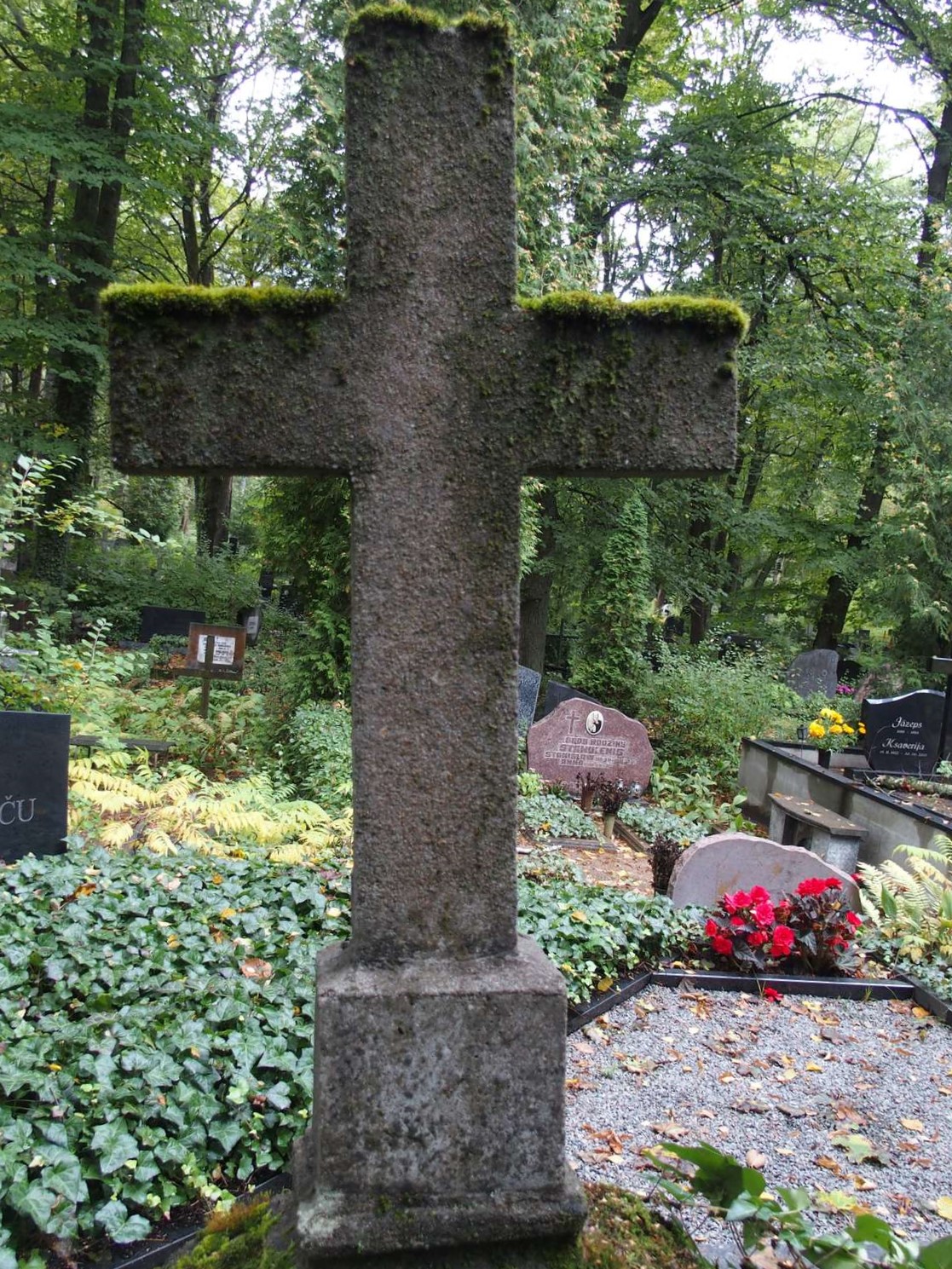 Tombstone of Malwina Szwaglis and Konstanty Szwaglis