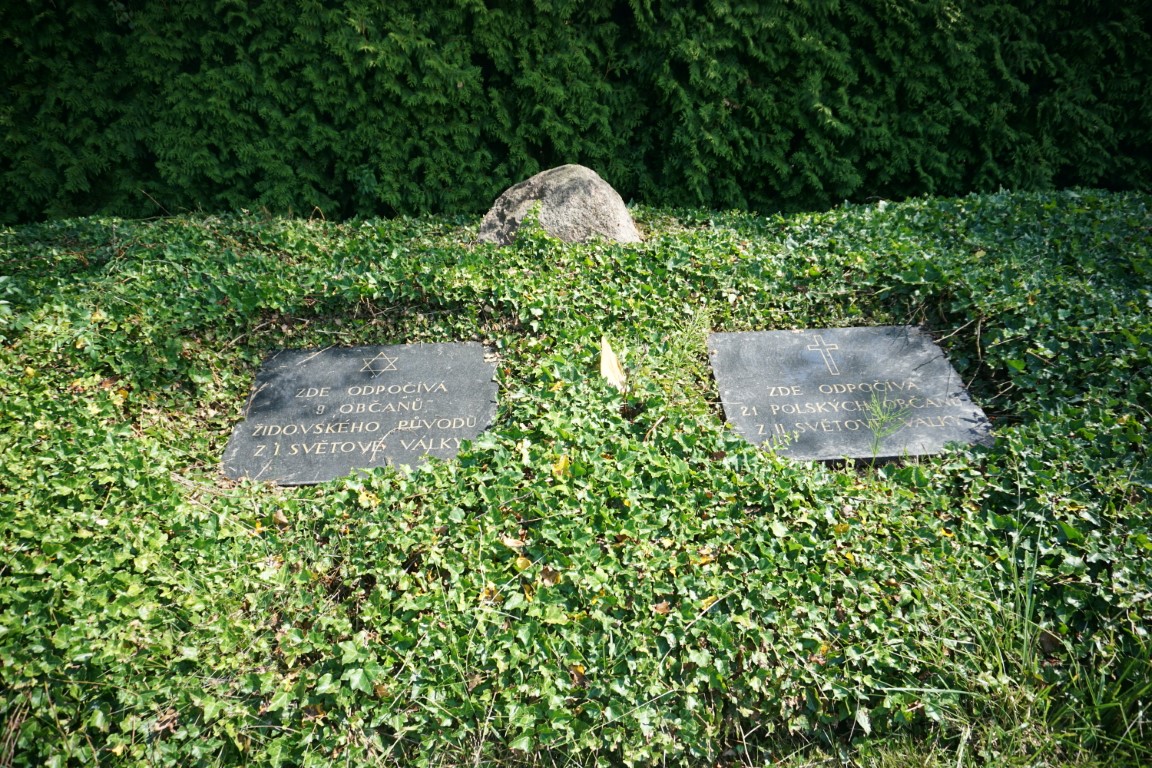Grave of 21 Polish citizens