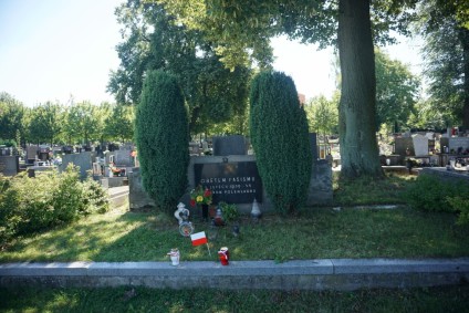 Grób 18 ofiar II wojny światowej