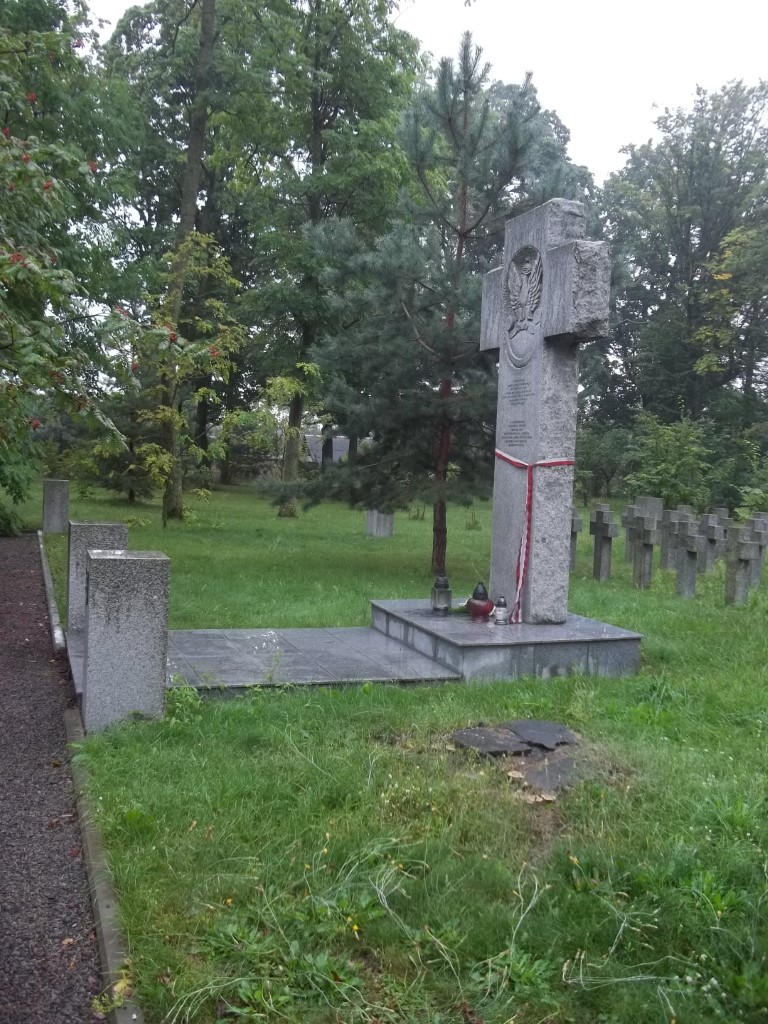 Kwatera Polaków zamordowanych we wrześniu 1939 r., ekshumowanych z pow. kobryńskiego, zlokalizowana przy kościele katolickim