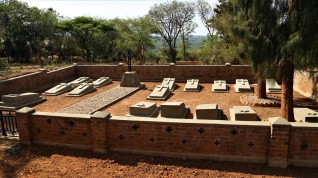 Groby polskich uchodźców na cmentarzu przy kościele luterańskim