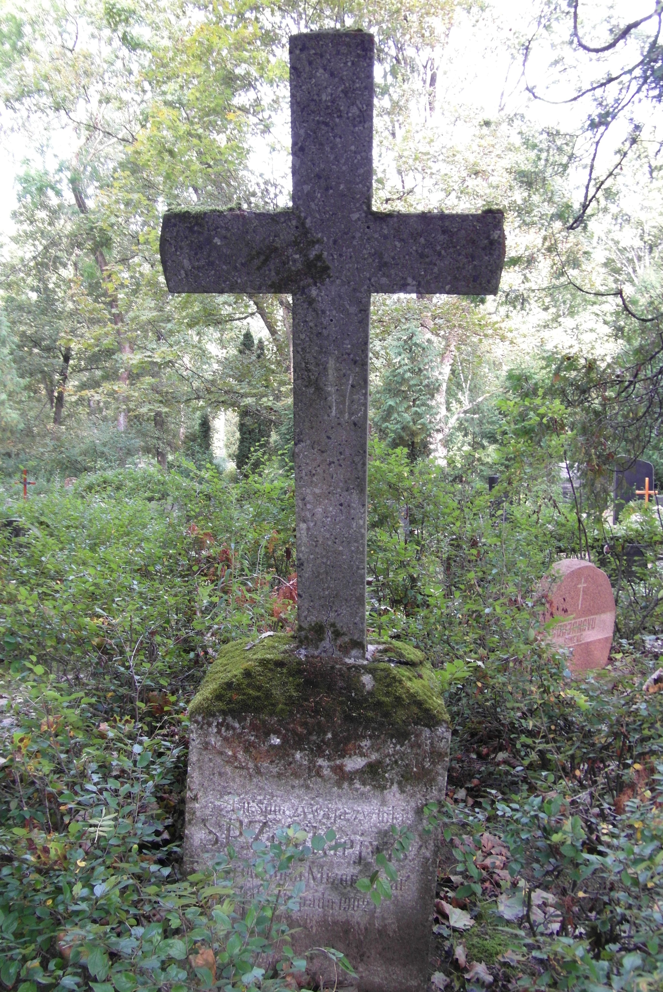 Nagrobek Zofii Kiejwisz, cmentarz św. Michała w Rydze, stan z 2021 r.