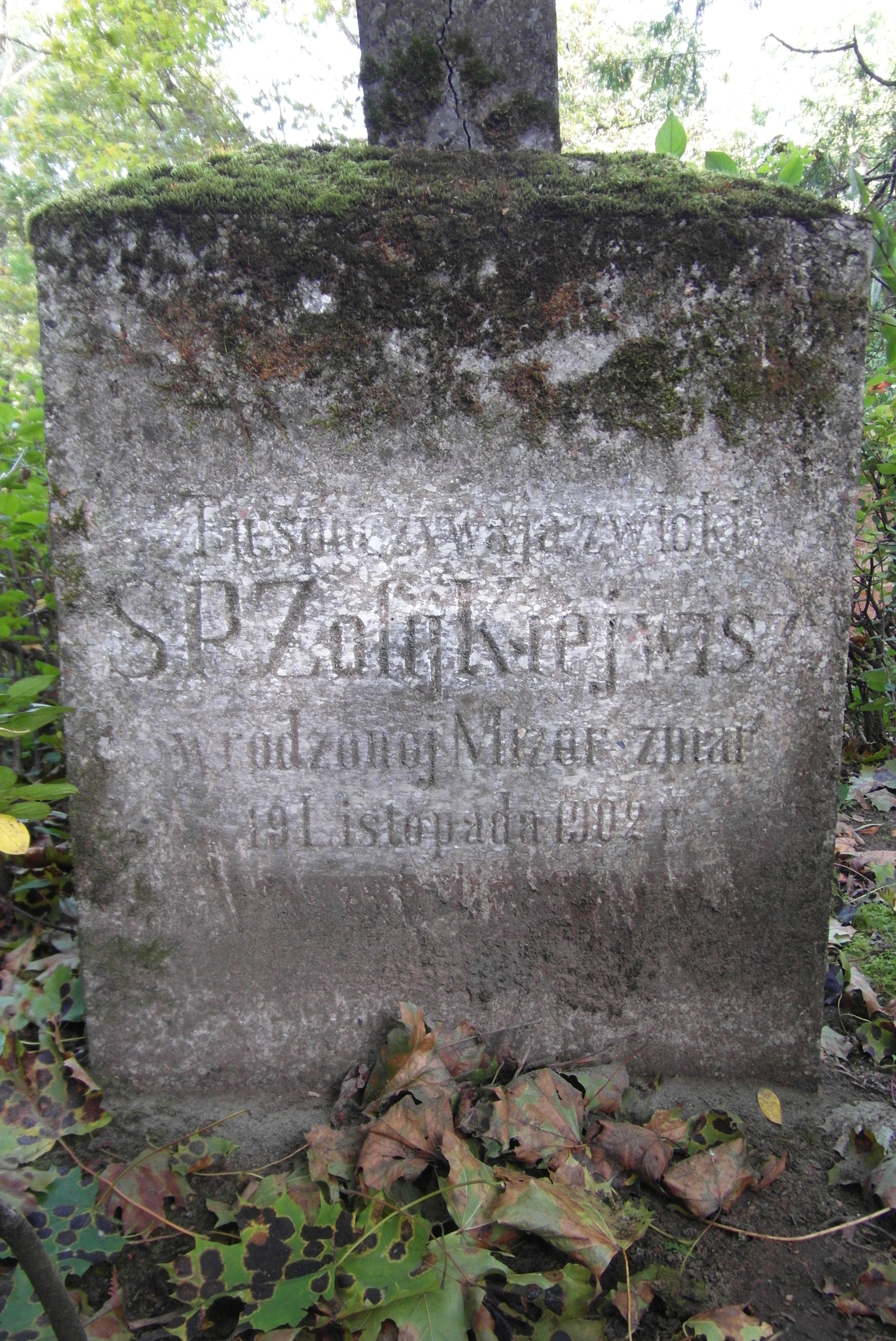 Napis z nagrobka Zofii Kiejwisz, cmentarz św. Michała w Rydze, stan z 2021 r.