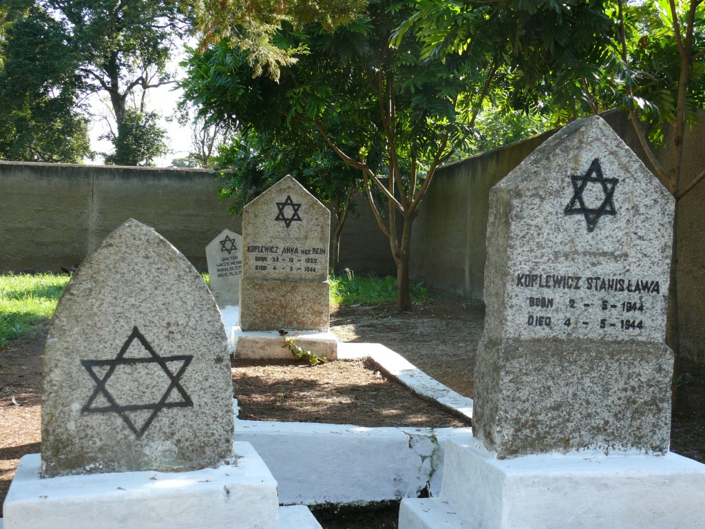 Anna Koplewicz With D. Rein, Cemetery with the graves of 149 Polish refugees from the USSR