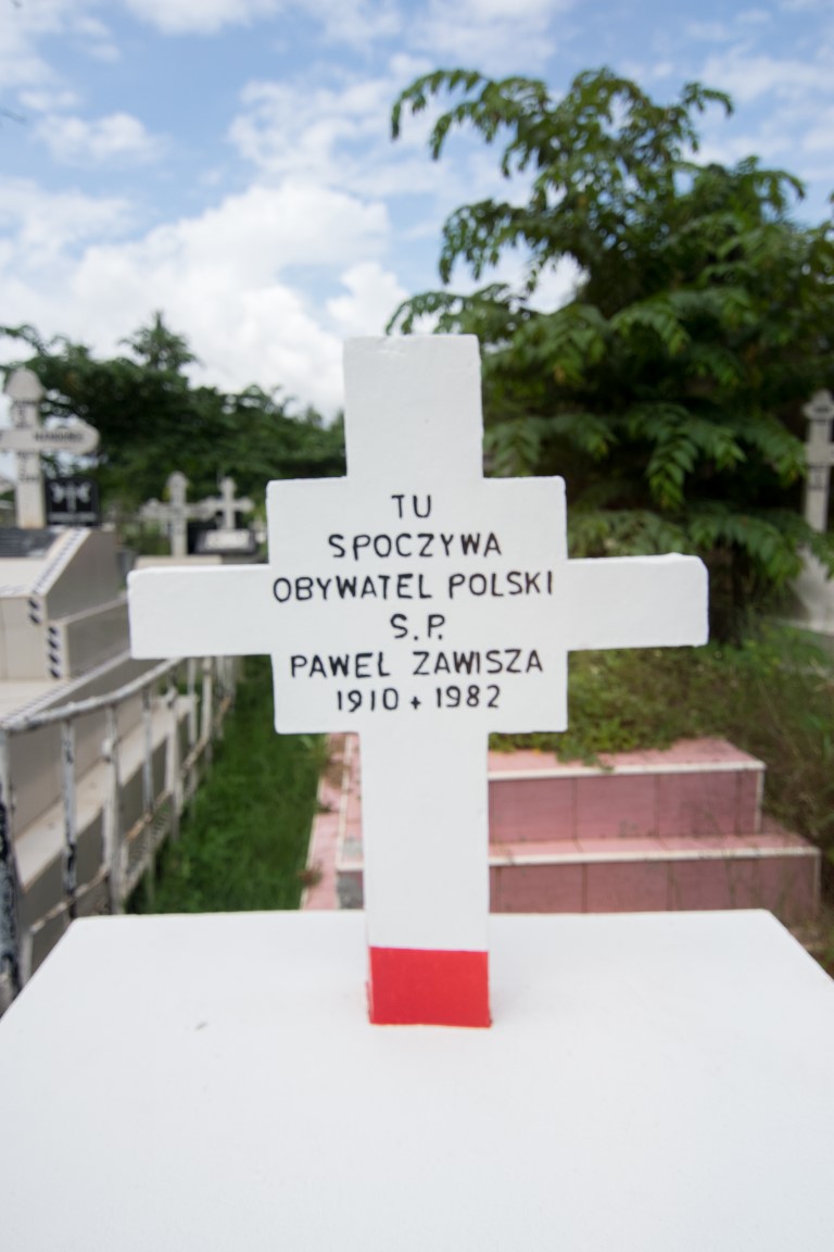 Paweł Zawisza, Graves of Polish refugees from the USSR at Kinondoni Cemetery