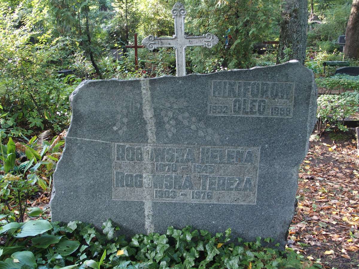 Tombstone of Oleg Nikiforov, Helena Rogowska, Teresa Rogowska