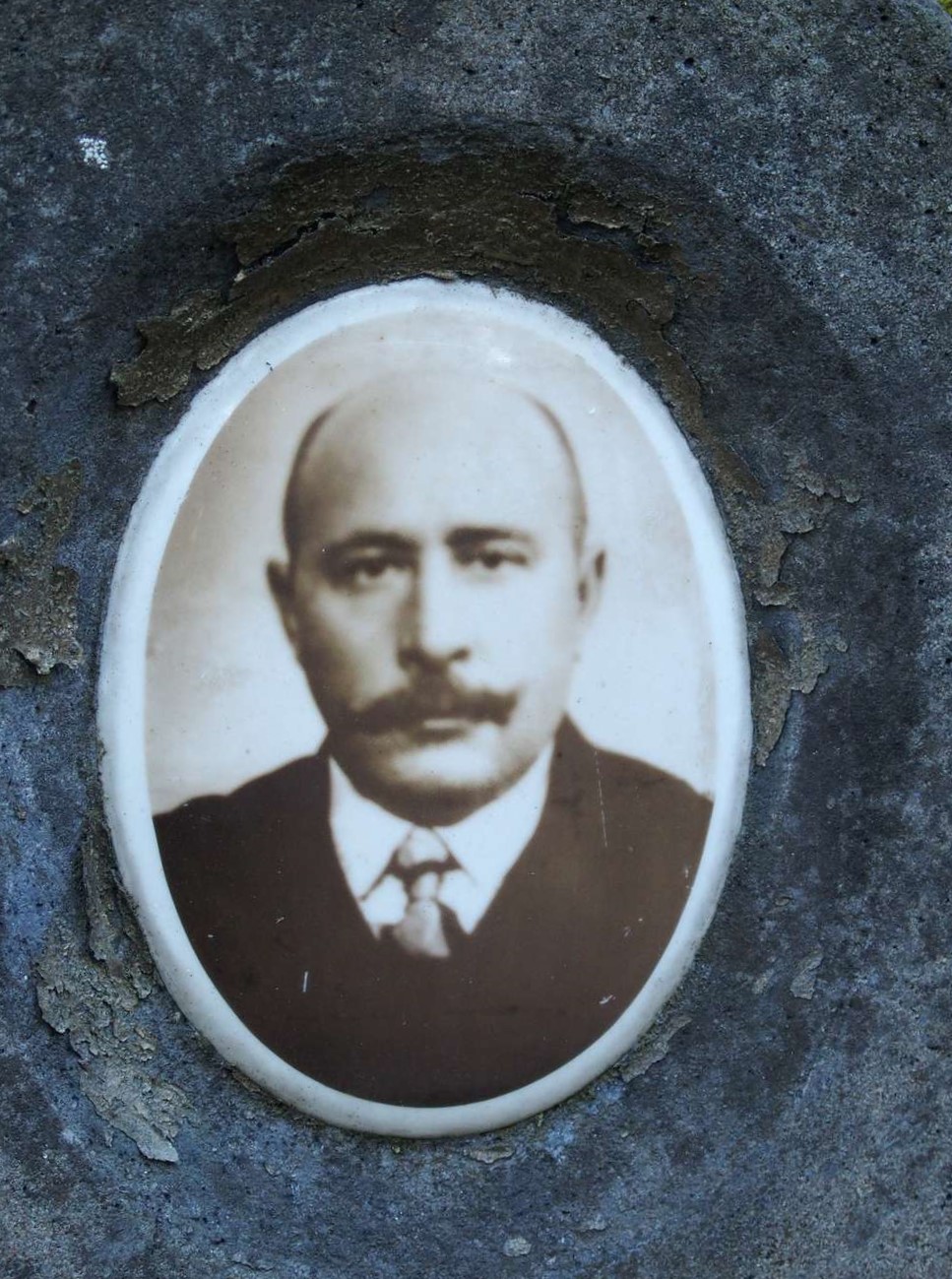 Tombstone of Viktoria Adamovich and Piotr Adamovich