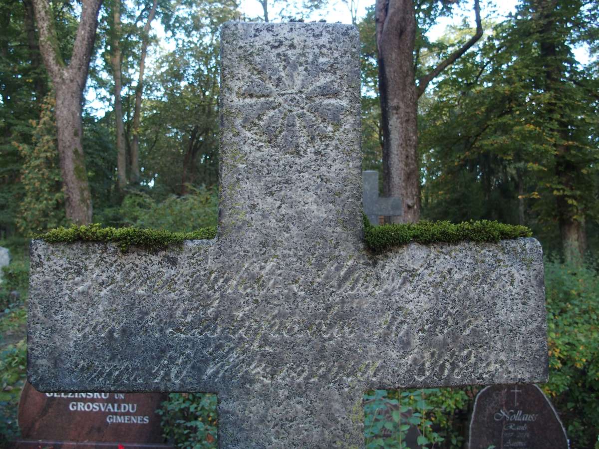 Tombstone of Benedict Sta[...]