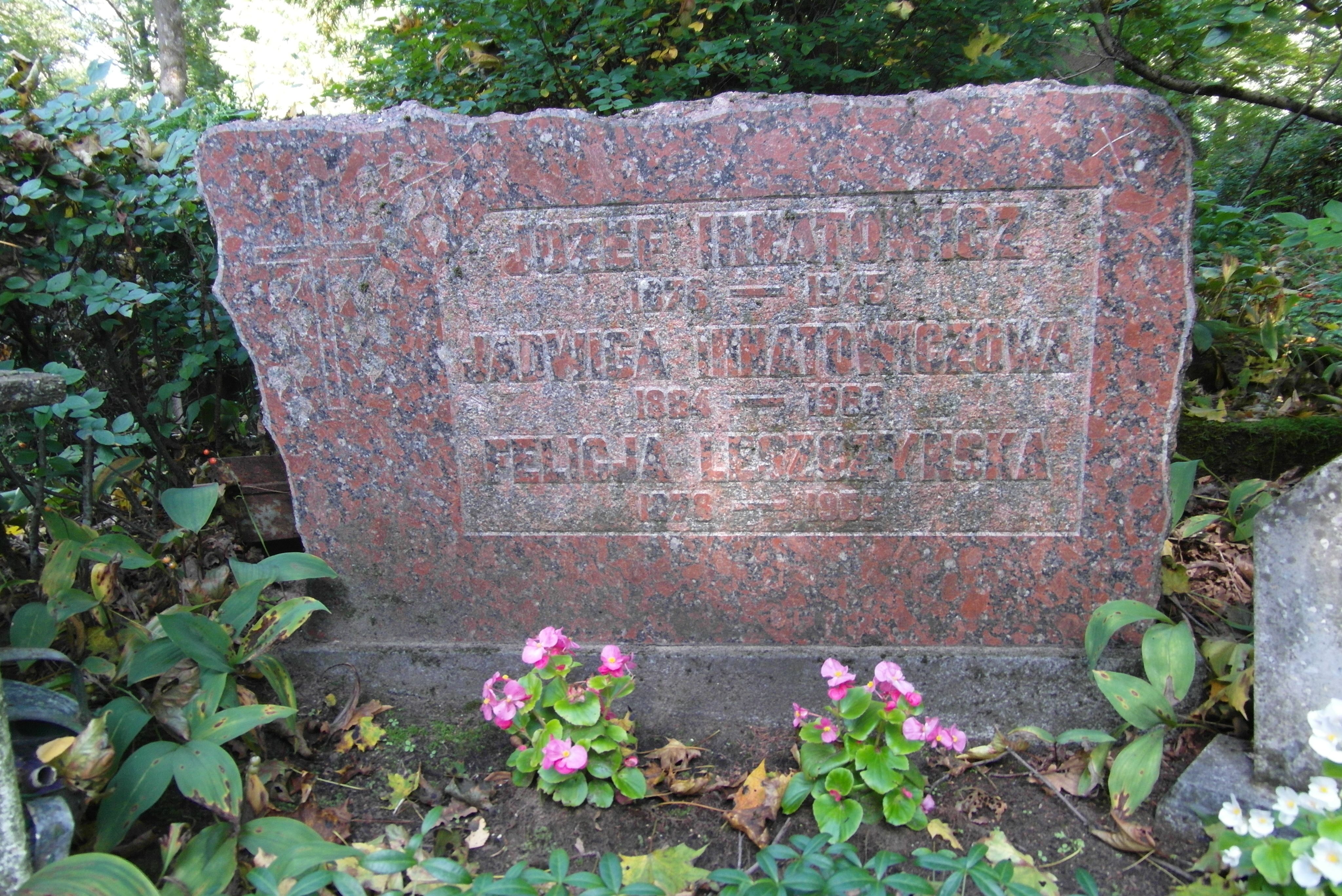 Nagrobek rodziny Ihnatowiczów, cmentarz św. Michała w Rydze, stan z 2021 r.