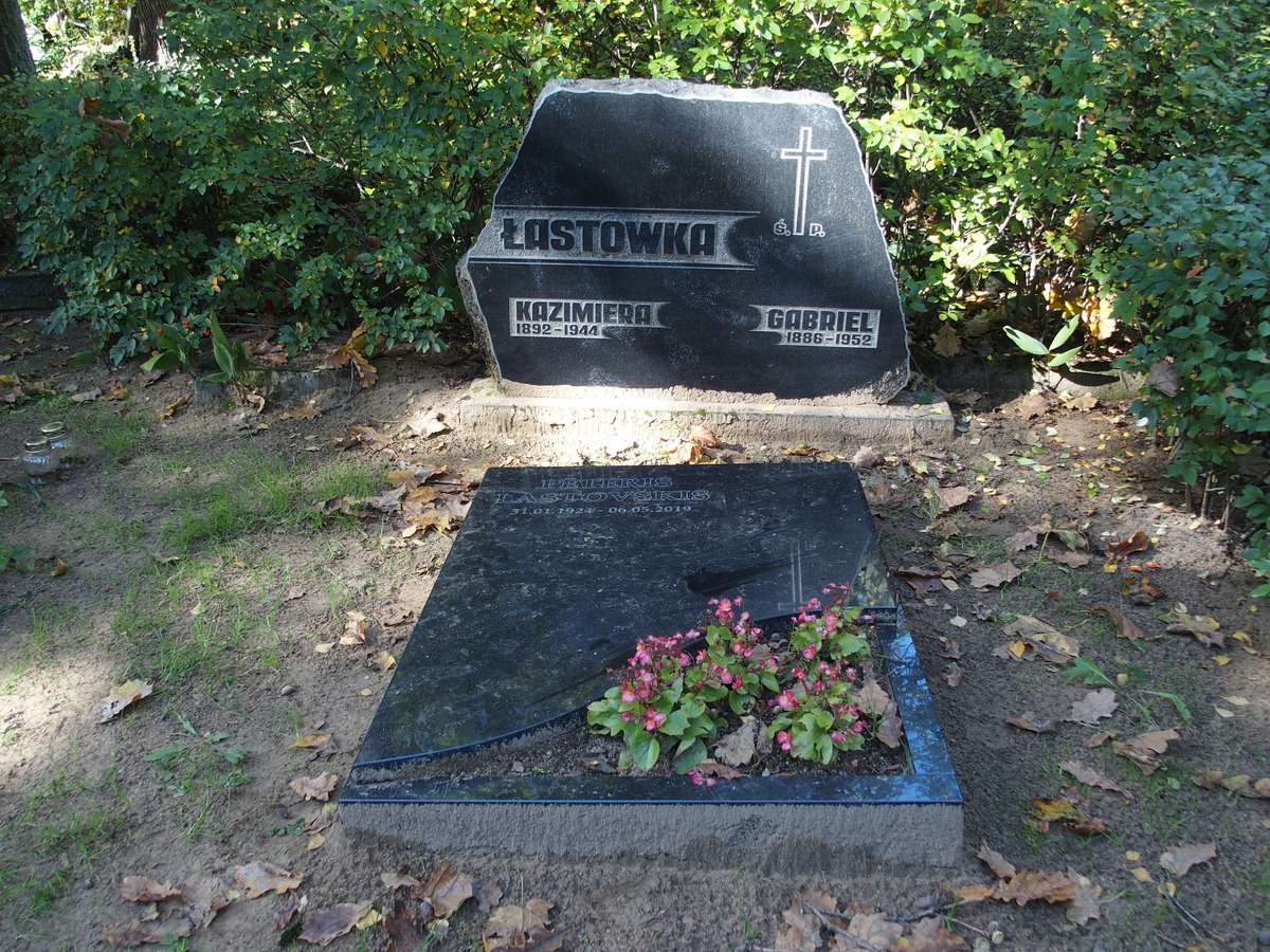 Tombstone of Pēteris Lastovskis, Gabriel Lastovka and Kazimiera Lastovka