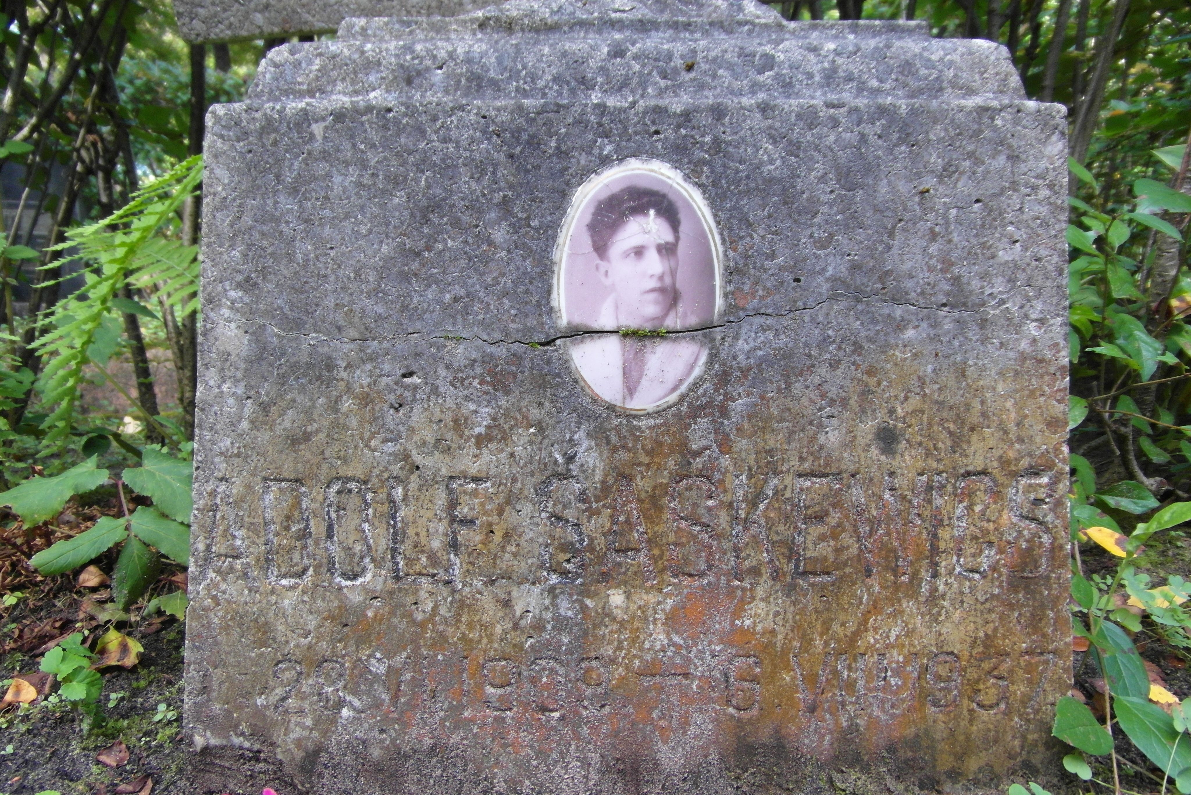 Tombstone of Adolf Sashkevich (Saskevitsa), St Michael's cemetery in Riga, as of 2021.