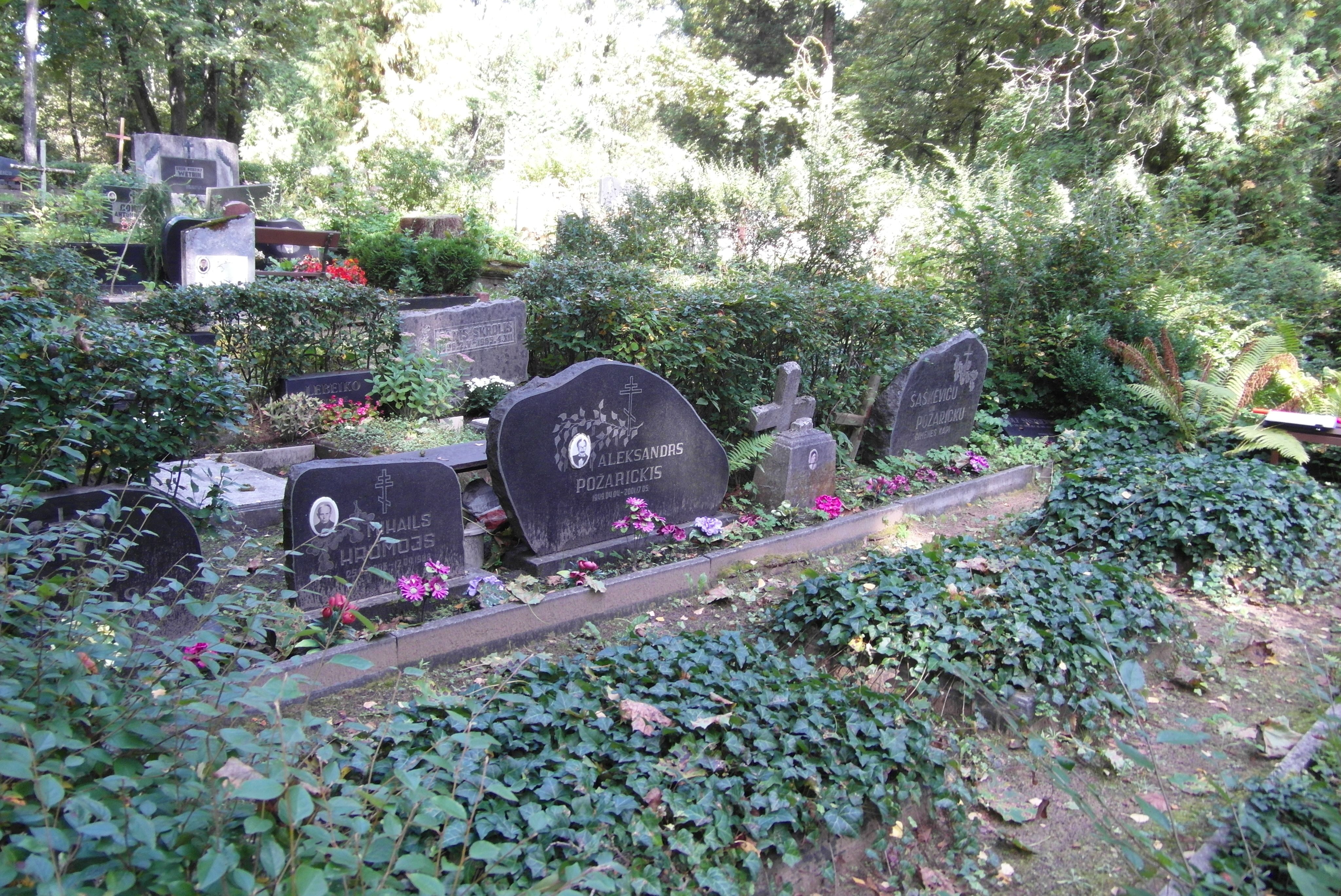 Nagrobek Adolfa Saszkiewicza (Saskewica), cmentarz św. Michała w Rydze, stan z 2021 r.