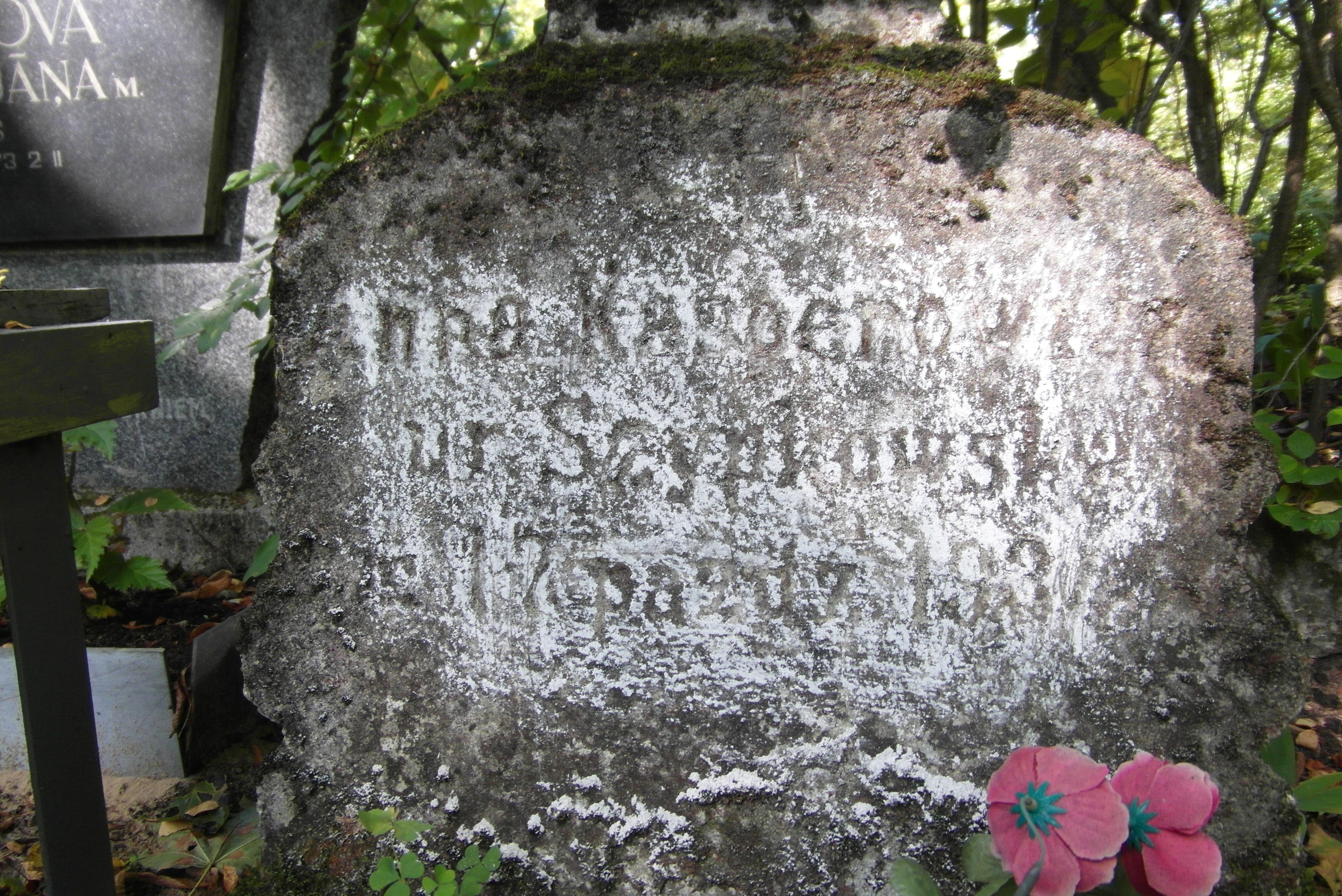 Inscription from the gravestone of Anna Kasperovskaya, St Michael's cemetery in Riga, as of 2021.
