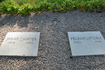 Groby ewakuowanych więźniów obozów koncentracyjnych