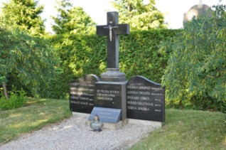 Groby ewakuowanych więźniów obozów koncentracyjnych