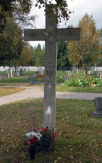 Grave of two Poles who escaped from a German camp in Norway
