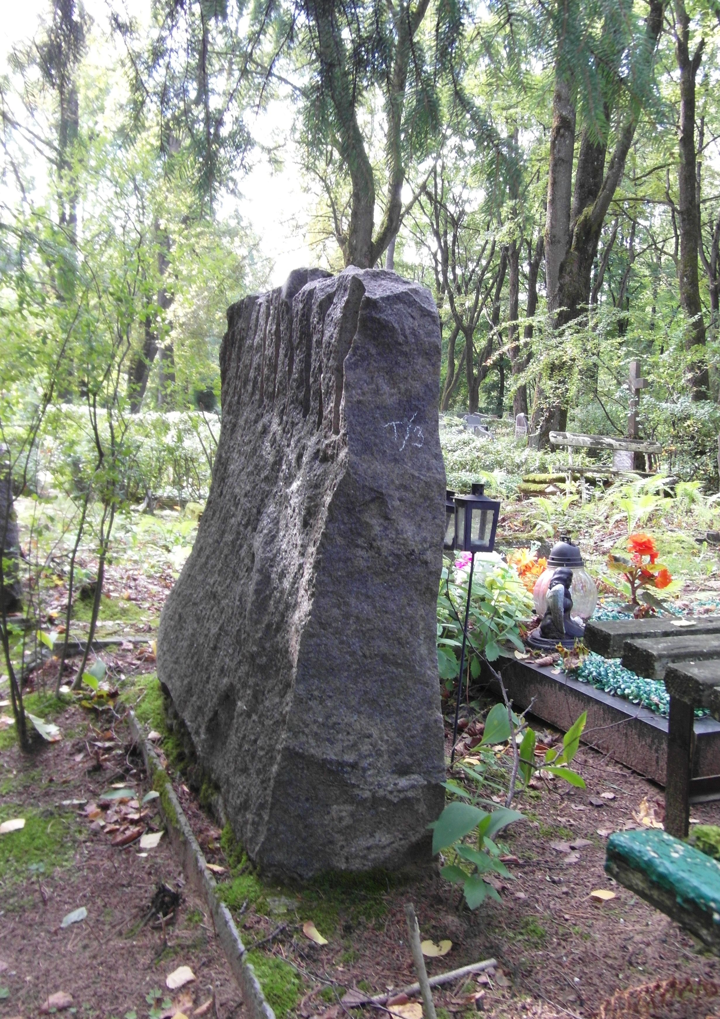 Nagrobek rodzin Grudzińskich i Filipenko, cmentarz św. Michała w Rydze, stan z 2021 r.