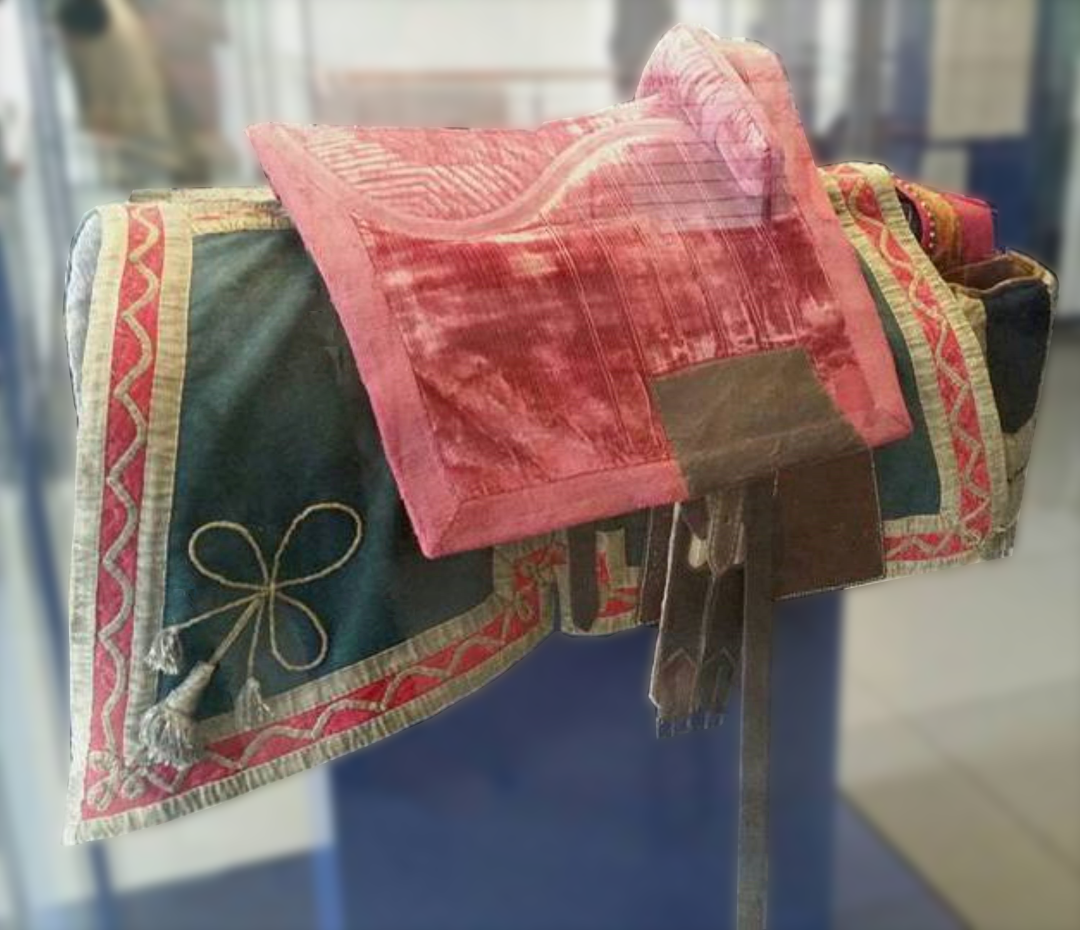 Siodło wraz z czaprakiem z wierzchowca, którego w ostatnich chwilach życia dosiadał książę Józef Poniatowski, Muzeum Bitwy Narodów w Lipsku