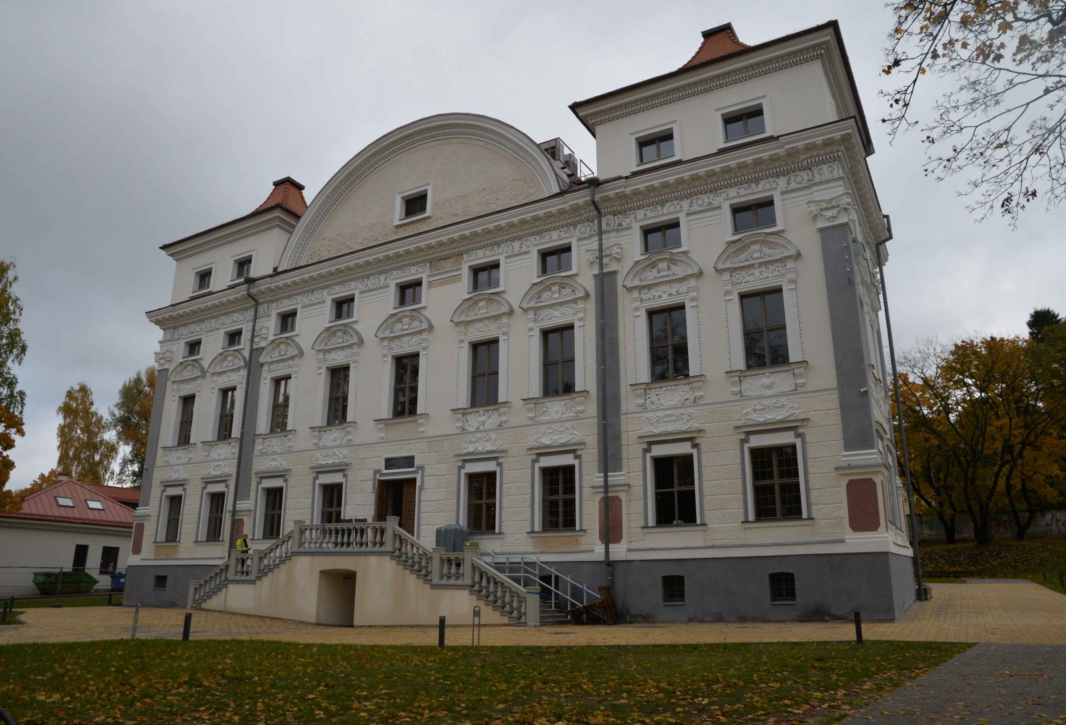 Pałac Sapiehów na Antokolu, 1689-1692