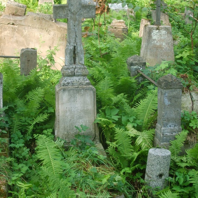 Tombstone of Jan and Pavel Malyshko from the Ross Cemetery in Vilnius, as of 2013.