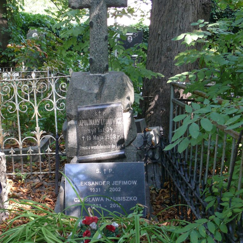 Tombstone of Apoleni Leonovich, Aleksandr Yefimov and Chesława Raubiszko