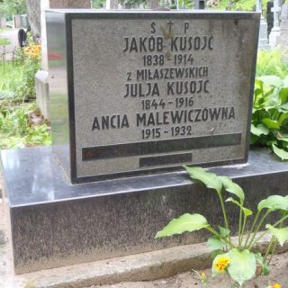 Tombstone of Anca Malevichovna, Jakub and Julia Kusojci, Rossa cemetery in Vilnius, as of 2013
