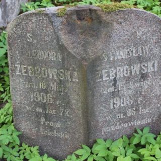 Tombstone of Leonora and Stanislaw Żebrowski, Na Rossie cemetery in Vilnius, as of 2013