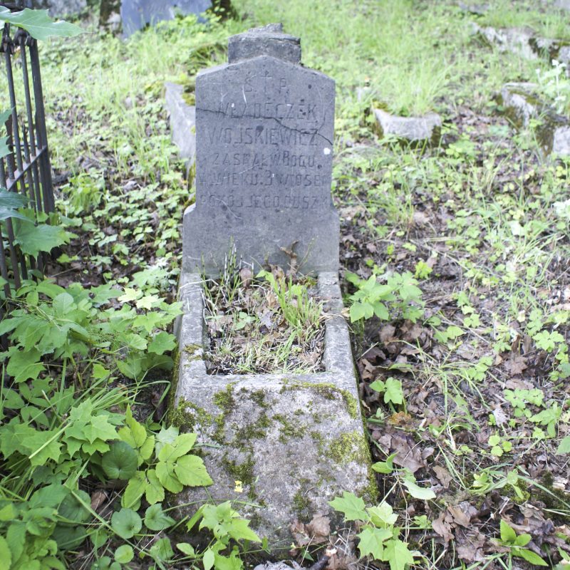 Tombstone of Wladyslaw Wojskiewicz, Na Rossie cemetery in Vilnius, as of 2013.