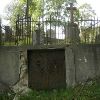 Tomb of Aleksander and Anna Malachowski, Na Rossa cemetery in Vilnius, as of 2013