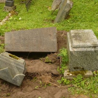 Tombstone of Henryk Nieciecki, Na Rossie cemetery in Vilnius, as of 2013