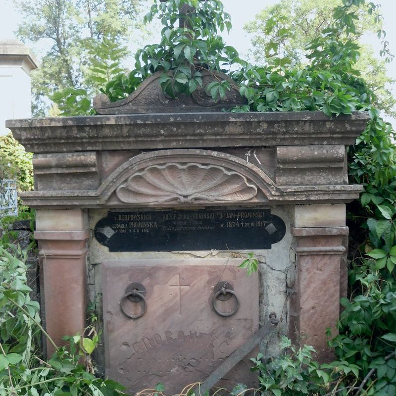 Tomb of the Prominsky family, Ternopil cemetery, as of 2016.