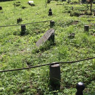 Tombstone of Maria and Julia Mikosz, Na Rossie cemetery in Vilnius, as of 2013
