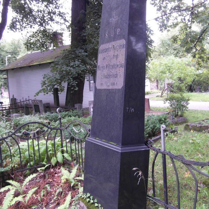 Tombstone of Alexander Rudzinski, Marya Wyrzykowska, St Michael's cemetery in Riga, as of 2021.