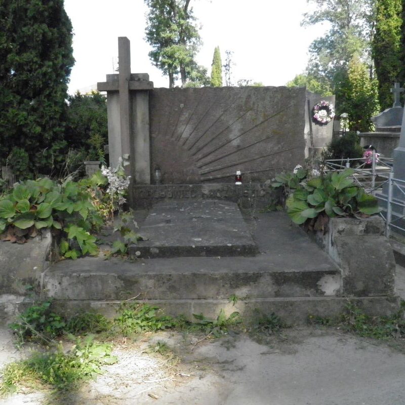 Tomb of Bronislaw Raczynski, Ternopil cemetery, as of 2016.